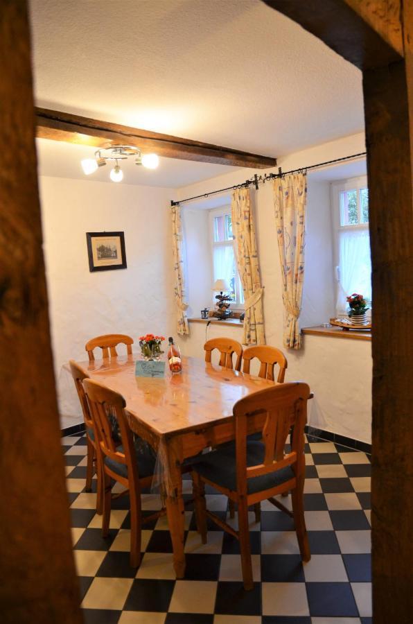 Altes Winzerhaus - Ferienhaus Burgen  Ngoại thất bức ảnh